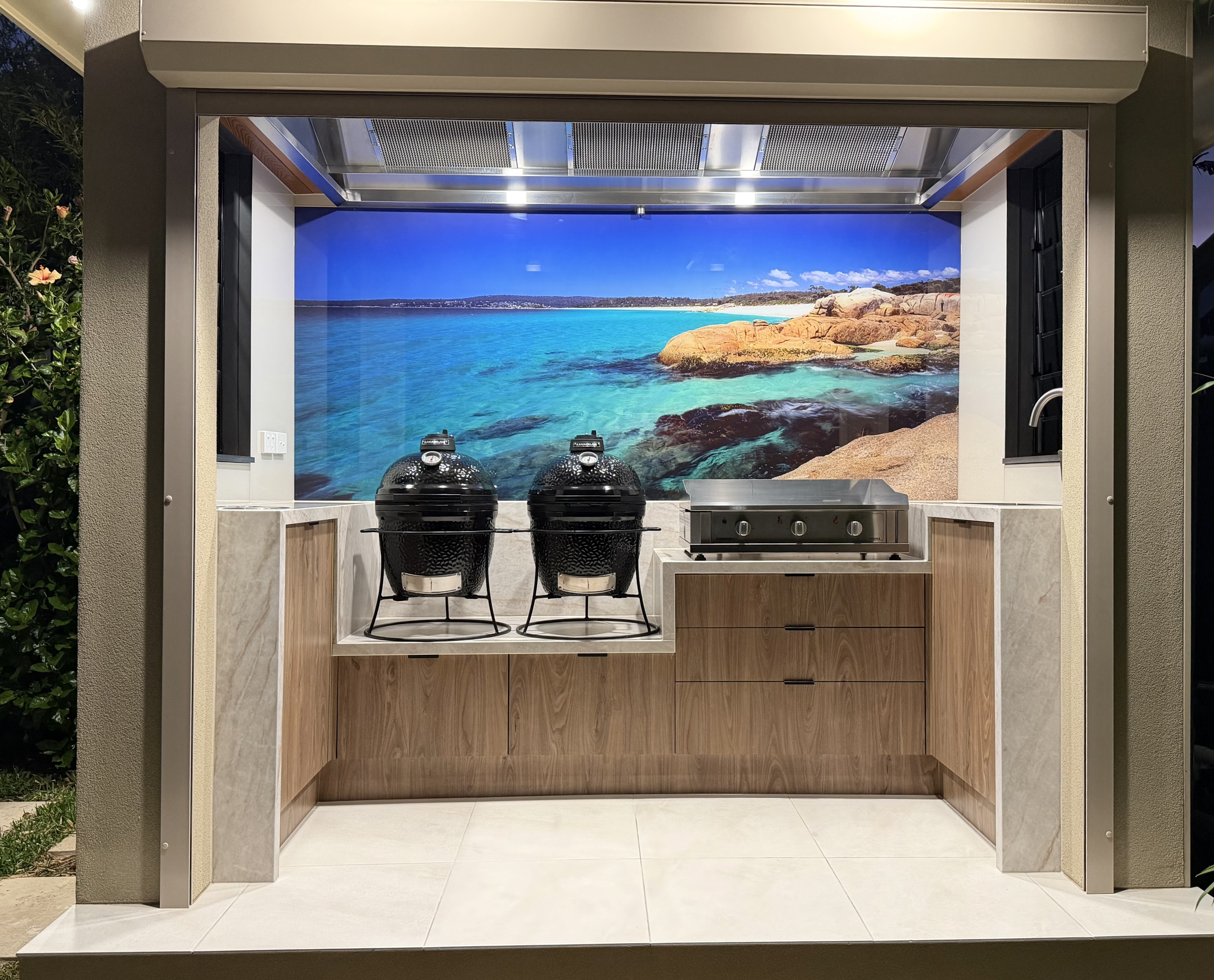 Printed splashbacks, printed glass splashbacks, wall panels, wet wall, panels, glass splashback, outdoor area splashback, bbq area splashback, wall panelling ideas