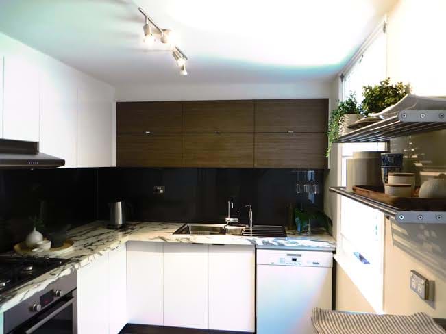 Kitchen Splashbacks, acrylic splashback panels, black splashbacks, kitchen splash backs, splashbacks sydney, polymer splashback
